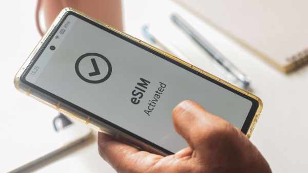 eSIM-карта для путешествий. Преимущества сервиса Yesim